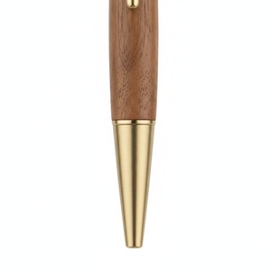 Stylo bille en bois de noyer avec grip en laiton brossé, action rotative, logo personnalisé, cadeau d'entreprise écologique - Product Image 5