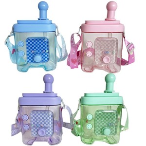 Borraccia Portatile Estiva con Tracolla in Stile Cartone Animato, Design Creativo <span class=keywords><strong>e</strong></span> Divertente per <span class=keywords><strong>E</strong></span>-commerce Transfrontaliero, Ideale per Attività all'Aperto - Product Image 5