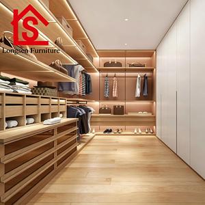 Set di Mobili Moderni Personalizzabili per Camera da Letto con Letto Integrato, Scrivania e Armadio Estensibile per Appartamenti in Legno - Product Image 5