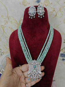 ชุดสร้อยคอไข่มุกมาลายาวสำหรับผู้หญิงเครื่องประดับเจ้าสาวสไตล์อินเดียพร้อมทองเหลืองชุบทองสำหรับงานแต่งงาน - Product Image 3