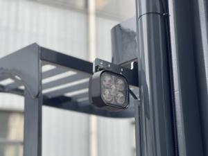 Hete Verkoop China Heftruck Elektrische China Hot Verkoop Nieuwe Stand-On Vna Heftruck Smalle Gangpad Drieweg Stapelaar Truck - Product Image 4