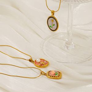 สร้อยคอจี้รูปดอกไม้เคลือบทอง 18k แบบขายส่ง ดีไซน์หยดน้ำมัน 3 มิติ สไตล์วินเทจ ทำจากสแตนเลส รูปดอกทิวลิป - Product Image 2