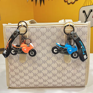 Nouveauté 2025 : Accessoires de porte-clés moto, breloques, porte-clés voiture dessin animé, nouveaux pendentifs pour sacs d'école, ornements en gros - Product Image 3