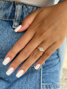 Bague de Fiançailles et de Mariage en Or Massif avec Diamant Naturel 100% de 1 Carat, Sertissage Classique à Griffes, Motif Croix, Feuille et Branche - Product Image 3