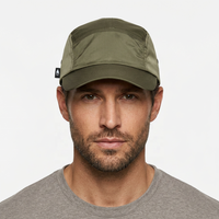 Casquette de sport respirante légère en nylon imperméable à séchage rapide à 5 panneaux avec visière incurvée