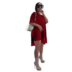 Completo Sportivo Estivo da Donna in Due Pezzi con Logo Personalizzato, Taglie Forti, Abbigliamento Casual, Set con Pantaloncini - Product Image 5