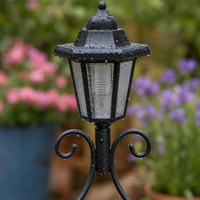 Support de pot de fleurs solaire avec grand panier en coco, trois pots de fleurs, structure en fer recourbé, revêtement en poudre, décoration de jardin et de patio pour tous les jours