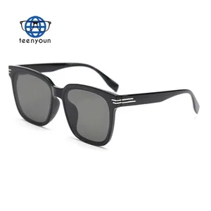 Teenyoun 인기있는 럭셔리 빈티지 남성 여성 Oculos 사용자 정의 로고 TR90 프레임 선글라스 2023 새로운 클래식 광장 태양 안경