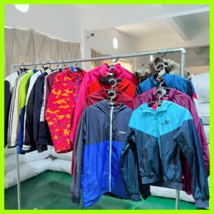 Qualité supérieure Grade A Hommes et Femmes Vestes durables Élégant et confortable pour toutes les saisons pour l'été-Vente en gros au détail - Product Image 3