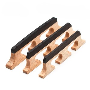 Pont de banjo réglable en bois massif avec touche en ébène et érable pour banjos à quatre/cinq/six cordes - Product Image 1