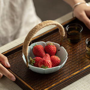 ตะกร้าผลไม้เซรามิกแบบมีหูจับ จานขนมพกพาสำหรับเสิร์ฟของหวานและลูกอม - Product Image 4