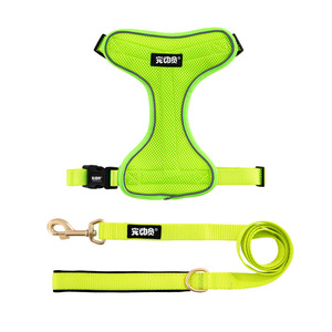 Arnés reflectante para perros de nailon, tamaño pequeño, conjunto de correa y chaleco para perros - Product Image 3