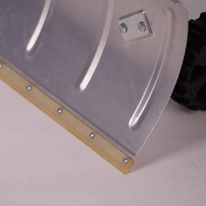 พลั่วตักหิมะด้ามไม้ปรับระดับได้พร้อมล้อ สีขาว/เทา/ดำ - Product Image 2