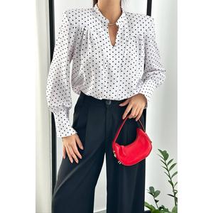 Chemise boutonnée classique blanche à pois pour femme, style bureau, en popeline - Product Image 2