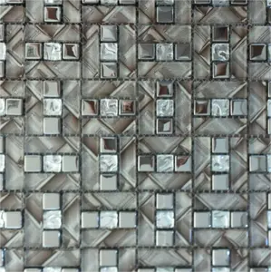 Le tessere di mosaico di alta qualità sono utilizzate per la decorazione del pavimento e della parete con piastrelle in pietra naturale