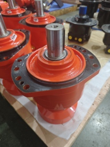 Moteur hydraulique à pistons radiaux à faible vitesse et couple élevé Poclain MS05 MSE05 pour pièces de roue de John Deere 280 Skidsteer - Product Image 4