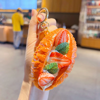 En gros Porte-clés et mini pendentif mignon en forme d'aliments simulés (Burger américain, Pain aux fruits) en matériau PU, Breloque Kawaii pour sac/voiture, Cadeau créatif