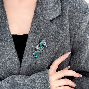 Broche de Caballito de Mar con Pedrería de Colores, Creativo y Lindo, de Aleación Chapada <span class=keywords><strong>en</strong></span> Oro, para Bodas y Fiestas, Accesorios de Joyería para <span class=keywords><strong>Mujeres</strong></span> y Niñas - Product Image 4