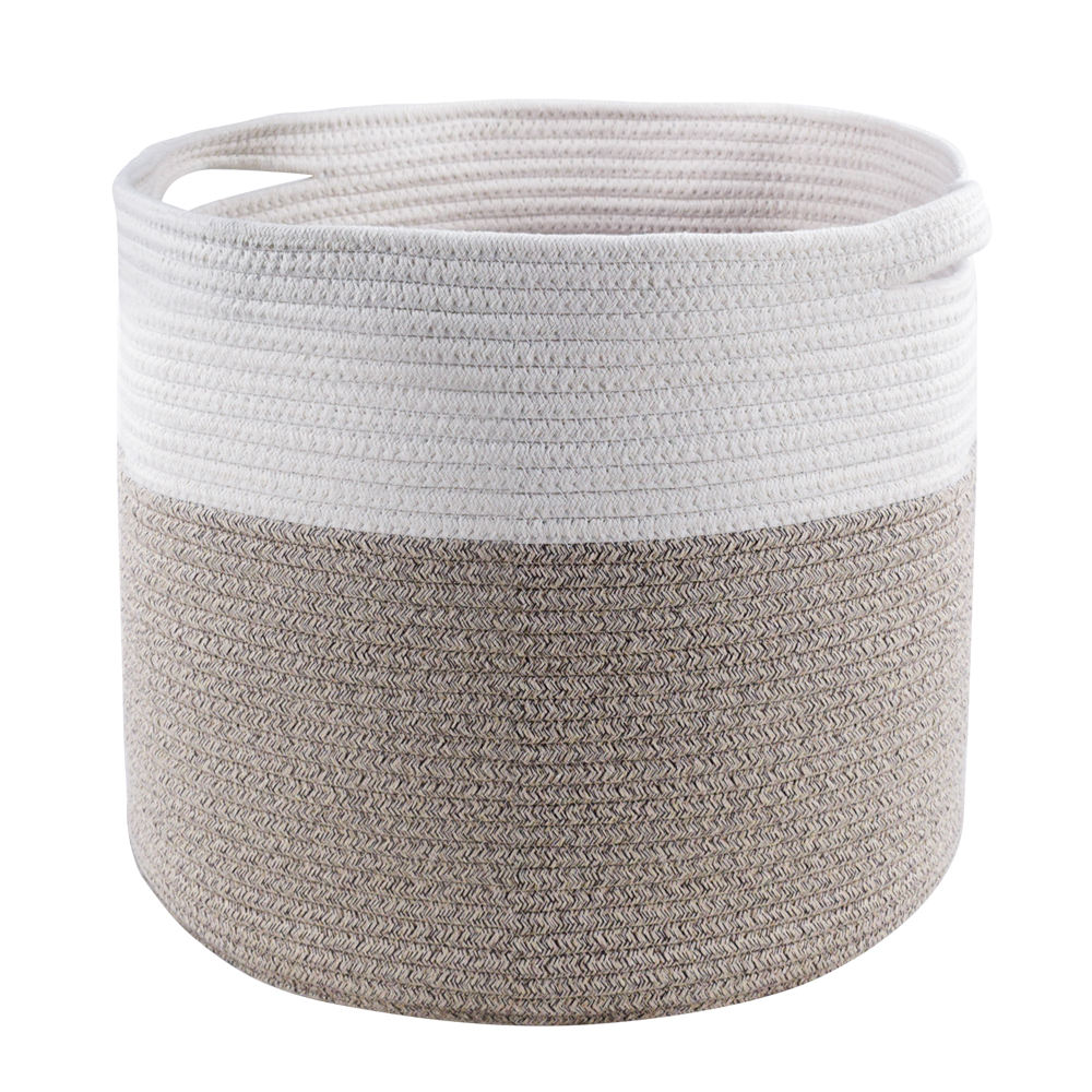 โดยธรรมชาติ