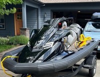 Nouveau design de bateau pneumatique motorisé pour jet ski, alliant jet ski et bateau pneumatique, avec collier de sécurité pour ponton