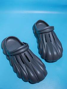 2024 <span class=keywords><strong>pas</strong></span> <span class=keywords><strong>cher</strong></span> classique été unisexe Logo personnalisé jardin sabots chaussures Eva hommes et femmes sabots chaussures Sandalias sabots Mules - Product Image 6