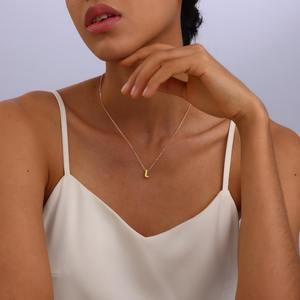 Collana con Ciondolo Alfabeto A-Z Placcato Oro 18k, Gioiello con Iniziale a Forma di Palloncino per Donne - Product Image 3