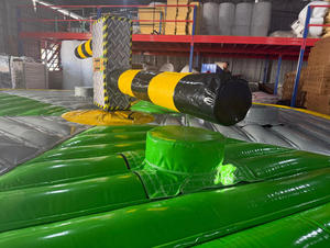 Grand jeu <span class=keywords><strong>gonflable</strong></span> de plein air pour divertissement, en promotion : Jeu <span class=keywords><strong>gonflable</strong></span> Wipeout, idéal pour les événements de carnaval - Product Image 4