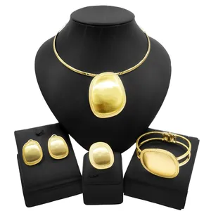 2022新到货四件女士珠宝套装花脚蹬珠宝铜合金精美派对项链耳环