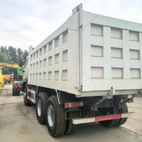 Nouveau camion lourd HOWO 6x4 avec revêtement moteur à faible friction, direction à gauche, caméra arrière, économie de carburant de 3 à 5 %, camion benne à vendre