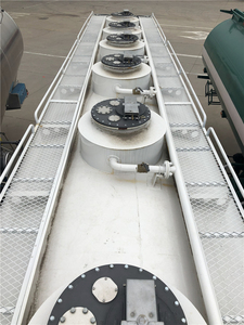 Semirremolque Cisterna de Acero Inoxidable de 30000L para Transporte de Combustible - Product Image 3