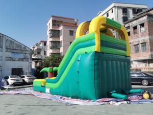 Toboggan aquatique gonflable vert <span class=keywords><strong>avec</strong></span> <span class=keywords><strong>piscine</strong></span> pour <span class=keywords><strong>location</strong></span> commerciale extérieure lors de fêtes - Product Image 5