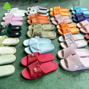 รองเท้าแตะสำหรับผู้ชายและผู้หญิง ขายส่งจำนวนมาก รองเท้ามือสองจากตลาดกวางโจว - Product Image 3
