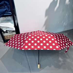Paraguas Plegable de 3 Secciones con Diseño de Puntos, Estilo Francés, Mango de Madera, Revestimiento Negro, Protección UV, Impermeable y Portátil - Product Image 4