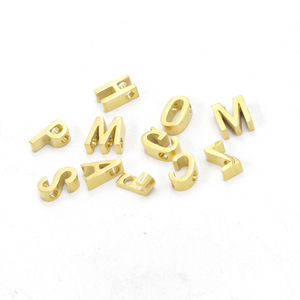 Perles en lettres dorées avec breloque, pièces, 3mm * 8mm, motif <span class=keywords><strong>Alphabet</strong></span>, métallique, argent, en acier inoxydable, pour la fabrication de bijoux - Product Image 3