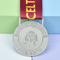 Médaille personnalisée en alliage de zinc avec émail souple et motifs 2D/3D, découpée sur mesure, pour événements de karaté, de VTT et de cyclisme, souvenir pour les vainqueurs
