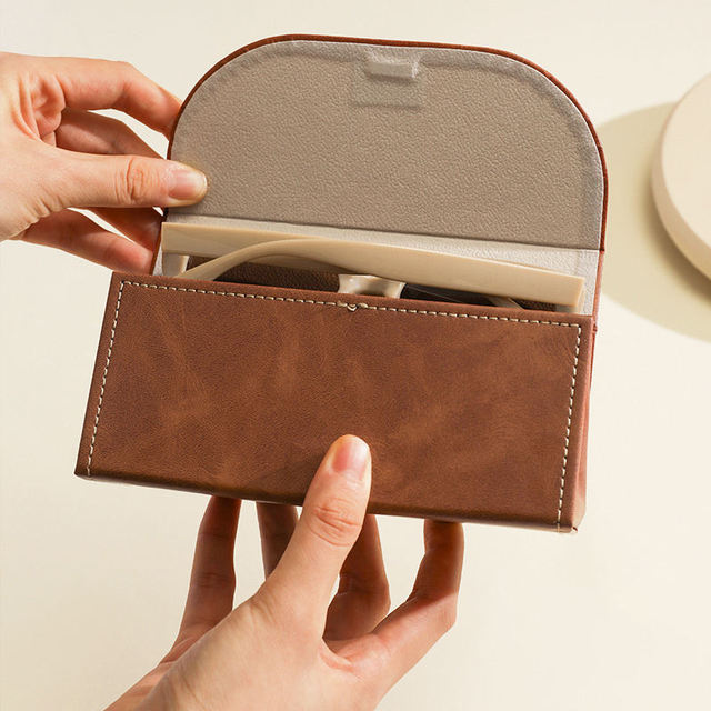 Luxury Leather Optical Case Timeless Universal Fit Compact Anti-Crush Eyewear Organizer with Customizable Logo
