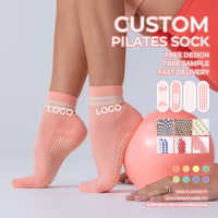 Chaussettes de Pilates élastiques respirantes antidérapantes pour femmes, logo personnalisé, corail, cheville, double rayure blanche, points en silicone, yoga