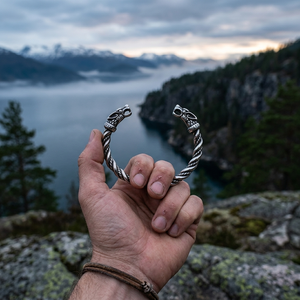 Gioielli Storici all'Ingrosso: Bracciale da Uomo in Acciaio Inossidabile 316L, Bracciale Vichingo con Lupo, Gioielli da Polso - Product Image 2
