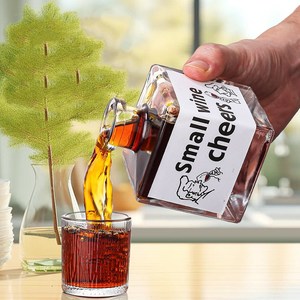 Vente en gros bouteille de whisky <span class=keywords><strong>vodka</strong></span> carrée verre à vin avec liège 250ml 500ml bouteille en verre carrée <span class=keywords><strong>vodka</strong></span> pour liqueur <span class=keywords><strong>alcool</strong></span> spiritueux - Product Image 1