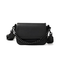 Tas Selempang Pria Minimalis Rantai Logam Chic PU Custom Logo OEM ODM Pabrik, Tas Bahu Messenger Flap untuk Penggunaan Sehari-hari