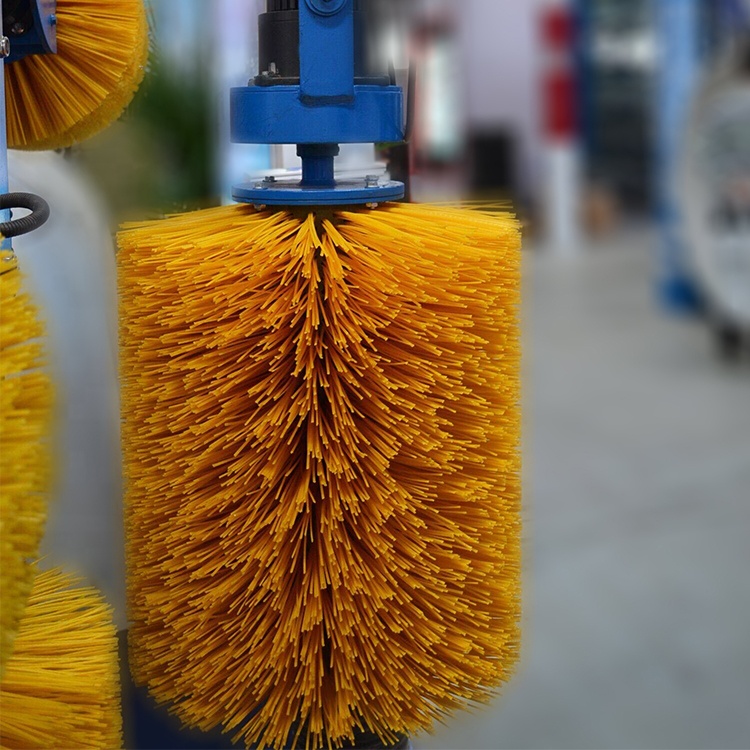 Вращающаяся Автоматическая электрическая ручная щетка PP для чистки крупного рогатого скота лучшего качества