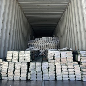 <span class=keywords><strong>6061</strong></span> <span class=keywords><strong>6063</strong></span> T5 T6 Puerta enrollable con cubierta final Perfiles de aluminio extruido de aluminio - Product Image 6