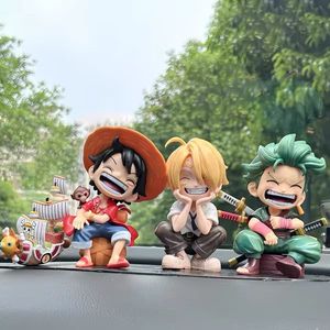 Figura de acción de anime personalizada al por mayor de <span class=keywords><strong>One</strong></span> <span class=keywords><strong>Piece</strong></span>: Luffy, <span class=keywords><strong>Zoro</strong></span>, Sanji, lindos personajes sentados y riendo, modelo de PVC, juguete, decoración para coche, regalo a granel - Product Image 1