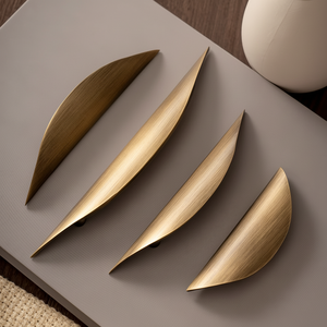 Tirador de cajón de calidad de lujo con borde pulido limpio y diseño de fácil agarre disponible al mejor precio - Product Image 1