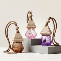 Flacon diffuseur de parfum pour voiture en verre de luxe miniature vide de 10 ml avec surface estampillée or, à suspendre comme un pendentif