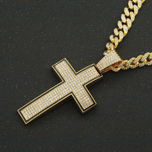 Collier pour homme en alliage plaqué or, avec pendentif croix en strass, chaîne maille cubaine, style hip-hop urbain, tendance et personnalisé, vente en gros - Product Image 1