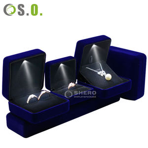 Boîte à bijoux en velours noir et rouge personnalisable avec logo pour colliers, bracelets, boucles d'oreilles et bagues – Vente en gros - Product Image 2