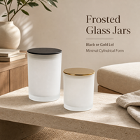 Bocaux en verre blanc givré avec couvercles noirs ou dorés, forme cylindrique minimaliste