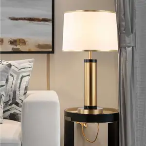 2023 Châu Âu hiện đại phong cách kim loại bảng đèn với vải bóng râm cho văn phòng nhà khách phòng ngủ khách sạn phòng LED đèn bàn