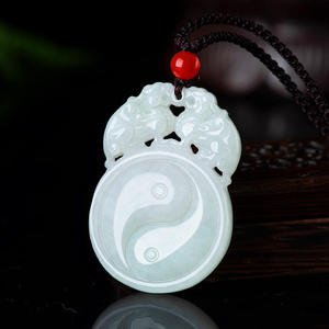 Colgante de Jade Natural de Myanmar con Diseño de Tai Chi Pi Xiu, Estilo Chino UNISEX, Diseño Original, Regalo con Certificado de Tasación PX46 - Product Image 1
